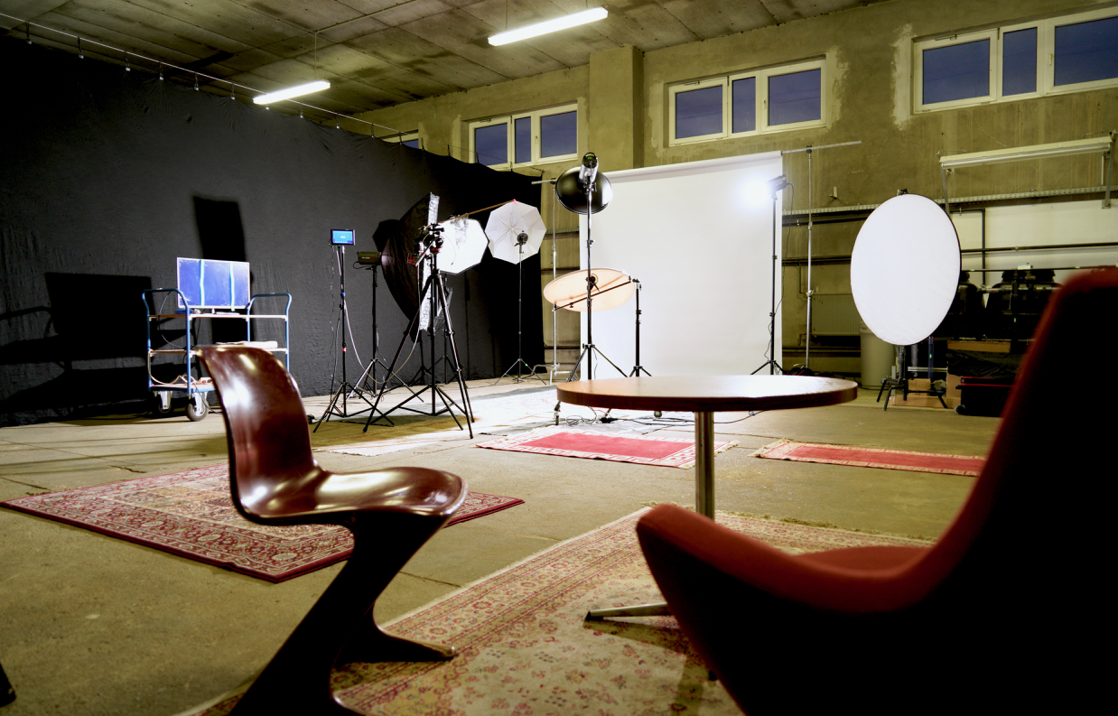 Die Garage Foto Studio für Bewerbungsfotos Portraits Produktwerbung Videoproduktionen